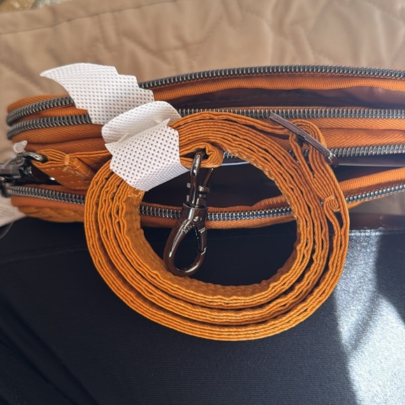 🔥Lug Coupe XL Convertible Crossbody Bag NWT - Picture 6 of 10